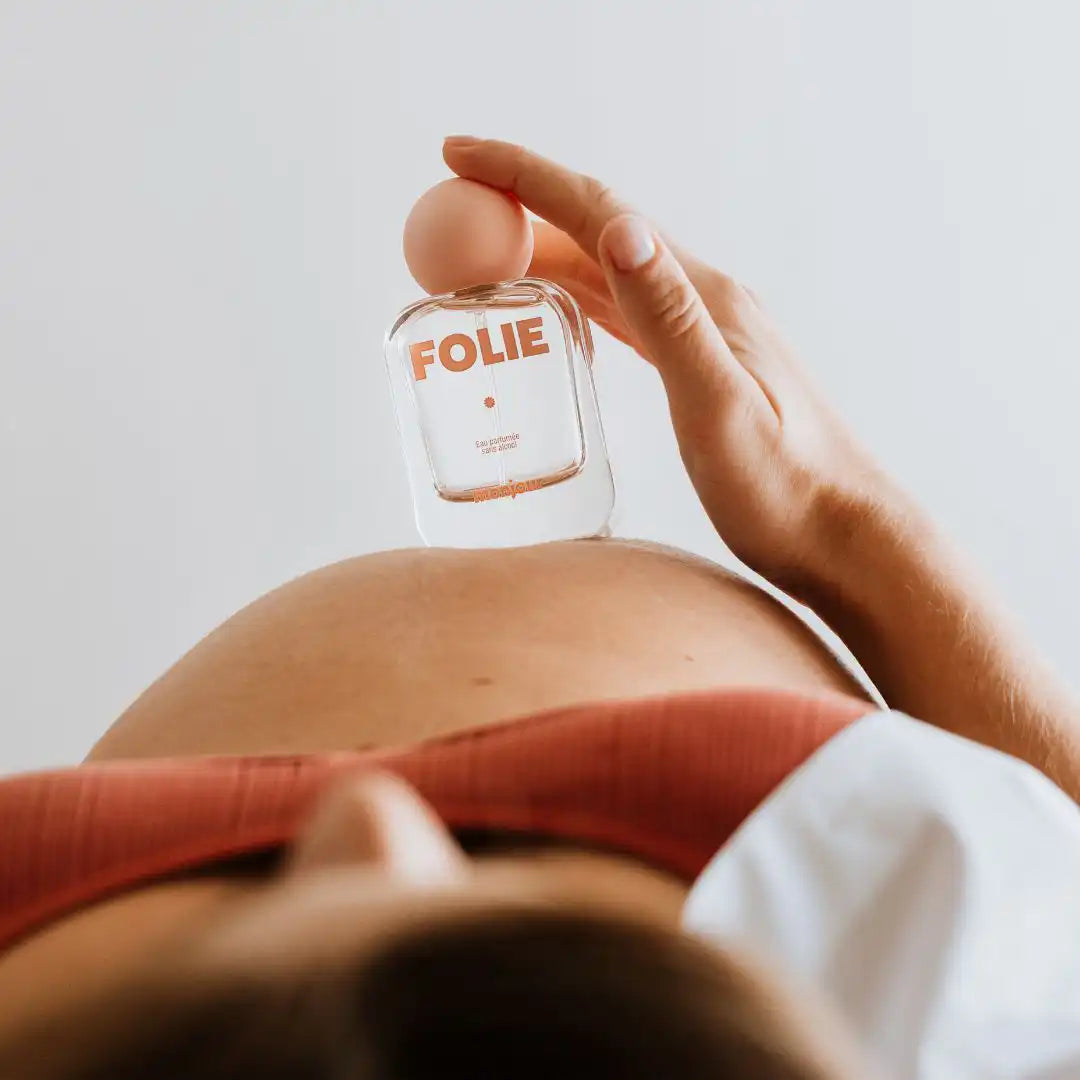 Parfum femme enceinte : quelles alternatives sans danger pendant la grossesse ?